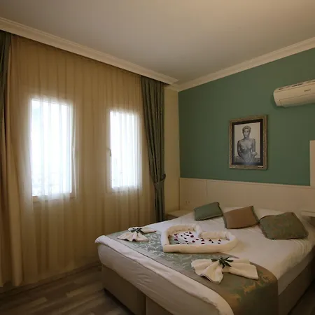 Otel Artemis 2*