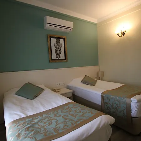 Artemis Hotel