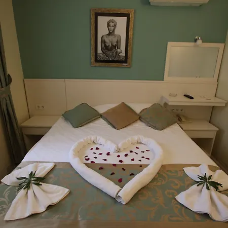 Artemis ホテル 2*