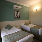 Artemis Hotel 2*