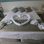 Hotel Artemis