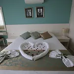 Artemis Hotel 2*