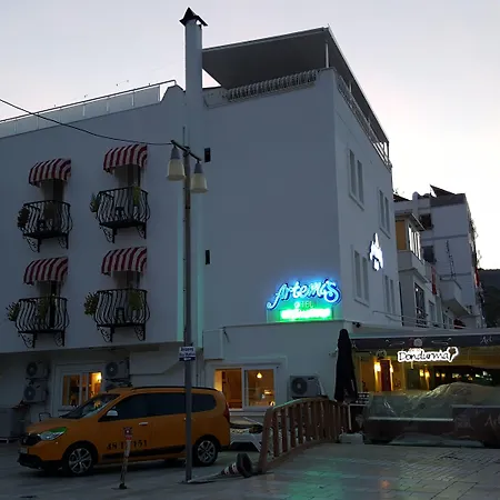 Artemis Hotel
