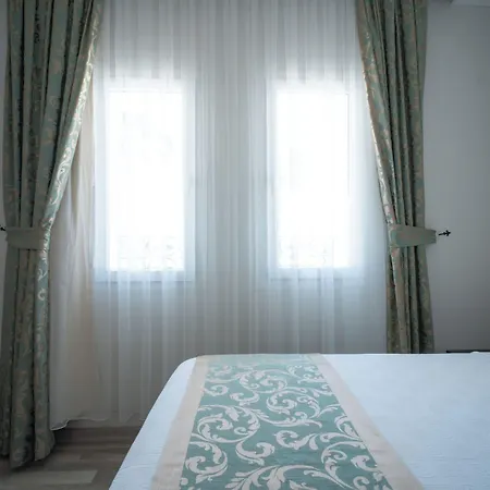 Hotel Artemis 2*