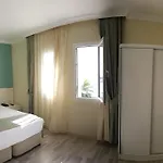 阿耳特弥斯酒店 2*